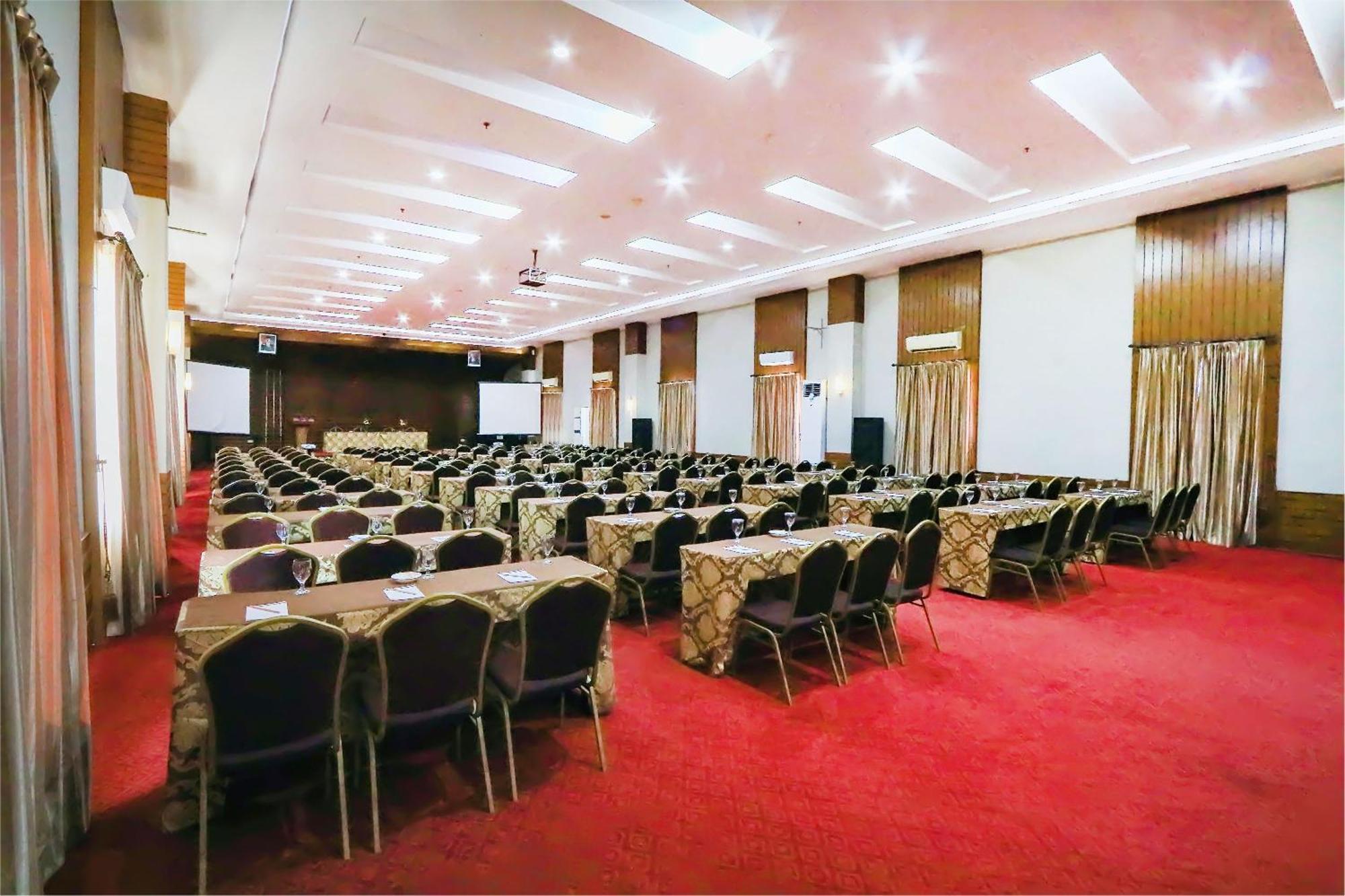 Hotel Dafam Pekalongan Eksteriør bilde